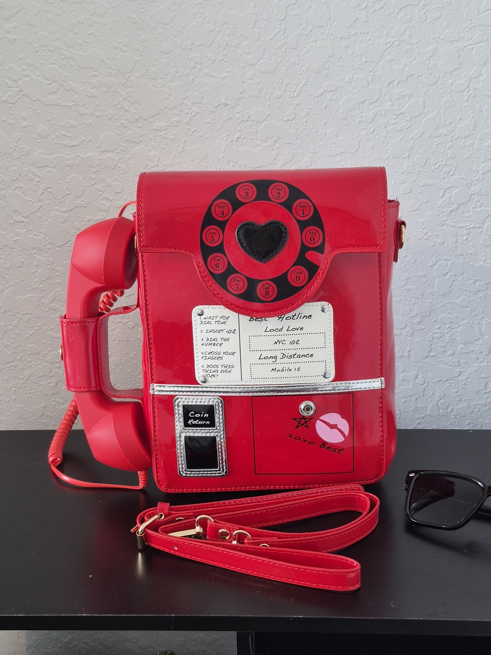 Red Retro Telephone Purse